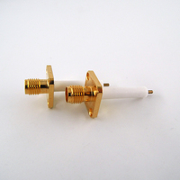 Antena con 4 Orificios, Conector Coaxial RF SMA Hembra de 12.7mm con Brida Cuadrada, Aislante Extendido de 20mm y Pin de 3mm