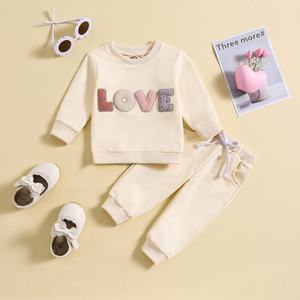 Traje bordado con letras de amor <span class=keywords><strong>para</strong></span> niños y niñas de estilo europeo, conjuntos de ropa de algodón, dos colores, Primavera, Otoño, Día de San Valentín, ropa nueva - Product Image 6
