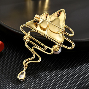 Broche élégante en zircon de luxe, pour costume et manteau, cadeau haut de gamme pour les fêtes, avec un style traditionnel chinois de haute montagne - Product Image 4