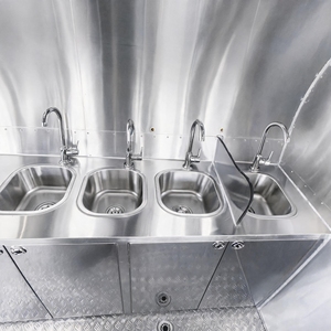 Food Truck Rétro Moderne en Acier Inoxydable, Tôle Galvanisée, Aluminium et Fibre de Verre pour la Restauration Rapide en Extérieur - Product Image 4