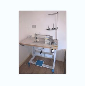 <span class=keywords><strong>Machine</strong></span> à <span class=keywords><strong>coudre</strong></span> à point noué à entraînement direct <span class=keywords><strong>Jack</strong></span> <span class=keywords><strong>F4</strong></span> neuve à bon <span class=keywords><strong>prix</strong></span> avec table complète - Product Image 1