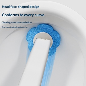 Brosse de toilette en plastique avec long manche, support mural et tête de brosse en forme d'ours - Product Image 4