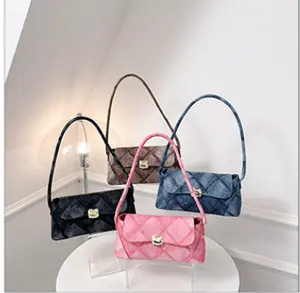 2023 New Design Fashion Shoulder Bag Women's Casual Club Bag Women Fashion Thread Lock Handbags