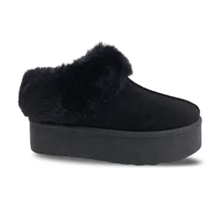 Nouvelle conception d'usine de chaussures à plateforme à enfiler en gros chaussures en coton doux et chaud chaussures d'hiver pour femmes bottes de neige