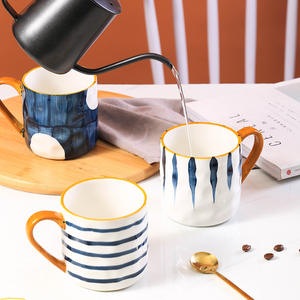 Taza de Cerámica Pintada a Mano, Taza a Rayas con Diseño Japonés Bajo Esmalte, Taza para Desayuno - Product Image 2