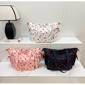 批发新款樱桃印花女式手提包尼龙拉链闭合时尚手提单肩包大容量购物连衣裙风格 - Product Image 1