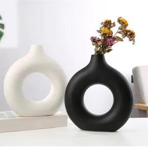 Nordic Ceramic Vase Circular Hollow Donuts Blumentopf Home Wohnzimmer Dekoration Zubehör Innen büro Desktop Dekor Geschenk