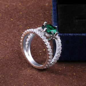 Anillo de Moda con Detalles Verdes para Mujer, Anillo Elegante con Circonita Brillante, Anillo Ajustable de Aleación de Cobre para Parejas, Joyería Moderna - Product Image 2