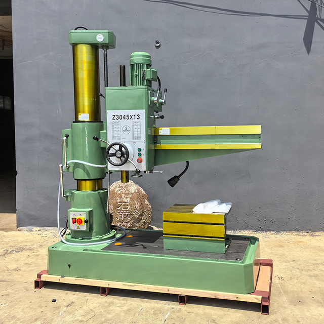 Heavy Duty All Geared Z3045*13 Automatic Radial Drilling Machine