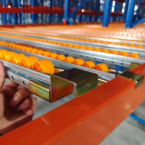 מדפי זרימה מקרטון עם מסילות מתכת למרכז הפצה - Product Image 5