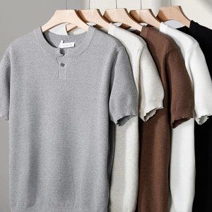 T-<span class=keywords><strong>shirt</strong></span> d'été respirant à manches courtes et col en V coupe ajustée de haute qualité à col Henry à un bouton pour hommes - Product Image 2
