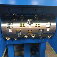 Le déchiqueteur hydraulique mono-axe populaire modèle 600 - une machine de broyage de tuyaux et de canettes en plastique avec certification CE