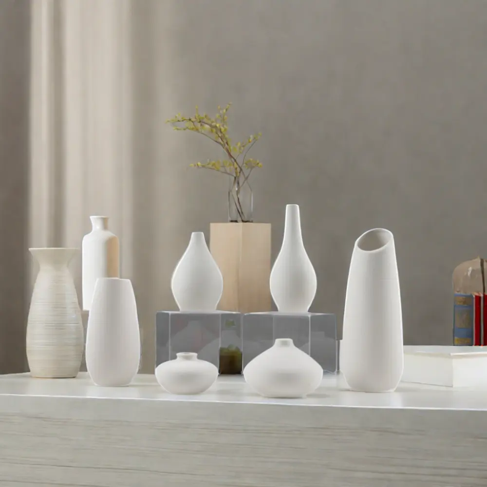 Modern Design Matt White Porcelain Vase Popular Tabletop Vase for Everyday Use for Home Decoration