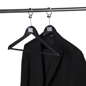 Cintres en <span class=keywords><strong>bois</strong></span> <span class=keywords><strong>antivol</strong></span> de couleur noire pour hôtel avec anneau pour <span class=keywords><strong>cintre</strong></span> de costume - Product Image 4