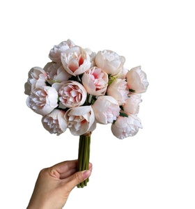 Venta al por mayor <span class=keywords><strong>de</strong></span> arreglos florales falsos flores <span class=keywords><strong>lilas</strong></span> artificiales ramo <span class=keywords><strong>de</strong></span> rosas para la decoración <span class=keywords><strong>de</strong></span> la boda flores <span class=keywords><strong>de</strong></span> seda <span class=keywords><strong>de</strong></span> alta calidad - Product Image 1