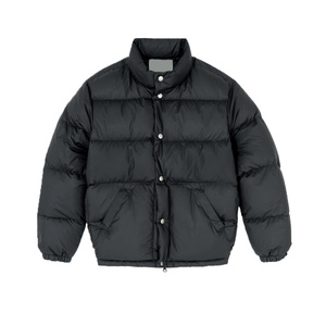 Chaqueta Acolchada Entallada con Acabado Mate, Hecha para Mujer, Uso Diario Informal y Comodidad para Temporadas de Transición - Product Image 1