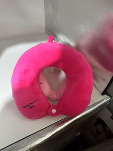 Almohada de Viaje en Forma de U Personalizada de 30*30cm, Color Aleatorio, para Avión y Camping, Precio al por Mayor - Product Image 2