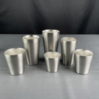 Fabricant vente en gros tasse isotherme à double paroi à motif diamant verres à bière en acier inoxydable de style classique pour boissons chaudes et froides