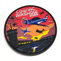Patch en caoutchouc PVC écologique personnalisé avec design d'avion, formes alphabet, cœur, fleur pour cadeaux d'aviation, logo personnalisé