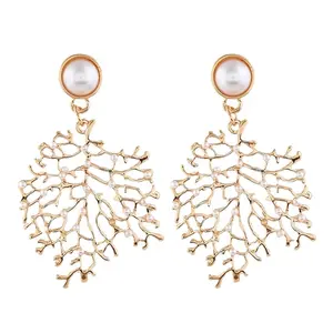 latest fashion danging designs personalized pendant coral dainty pearl earrings