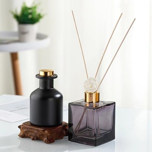 Tùy Chỉnh <span class=keywords><strong>50Ml</strong></span> 100Ml Đen Frosted <span class=keywords><strong>Glass</strong></span> Tinh Dầu Khuếch Tán Đơn Giản Vòng <span class=keywords><strong>Reed</strong></span> Khuếch Tán Chai Rỗng - Product Image 4