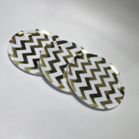 Assiettes de fête élégantes en plastique de 7,5 pouces, résistantes, avec motif rayé doré, assiettes rondes pour dîner de mariage