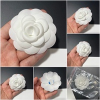 Petit sac d'emballage de parfum en tissu de velours fin Original haut de gamme boîte de camélia de mise en forme de fleur blanche avec boucles d'oreilles en Zircon