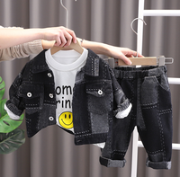 Ensemble de vêtements en jean pour garçons en bas âge, 3 pièces, veste en jean patchwork + t-shirt à imprimé sourire + pantalon de jogging, vêtements décontractés pour enfants, printemps