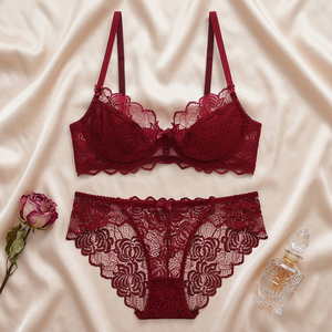 Conjunto de Lencería Romántica Roja con Encaje, Sujetador con Aros y Tanga, Copa 3/4, Tirantes Ajustables, Cómodo - Product Image 3