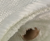 Le tissu en fibre de verre Shuangfeng H-02 est utilisé pour les tuyaux de coque et les réservoirs d'eaux usées, offrant une résistance à la corrosion et aux UV.