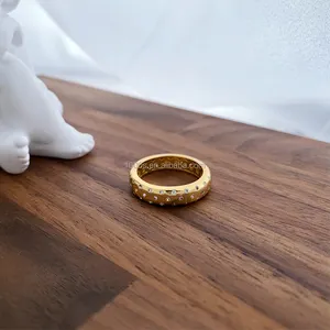 Großhandel Fabrik Messing Ring mit Zirkon vergoldet Modeschmuck beliebtes Design für Damen und Herren individuell angepasst