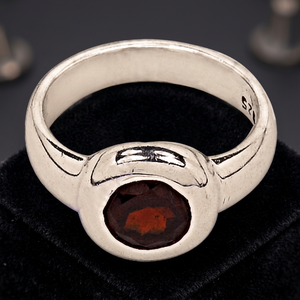 Bague de mariage de créateur en argent sterling massif 925 avec pierre précieuse grenat naturel de qualité supérieure, taille ronde, forme hexagonale, cadeau pour elle - Product Image 3