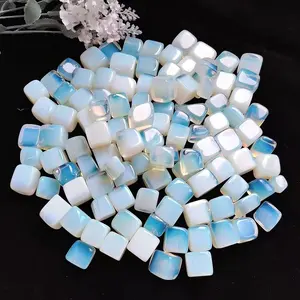 Großhandel Schöne hochwertige Tumble Edelstein Opalite Square Cube Stones für Geschenk dekoration