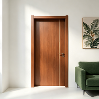 Porte intérieure en bois résistante à l'eau, design minimaliste blanc pour salon et appartement, en stock, porte en PVC sans peinture, personnalisable