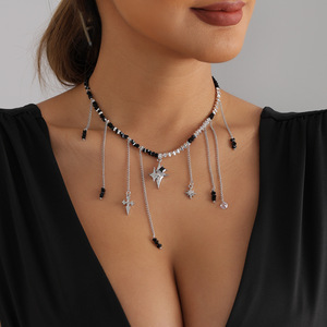 <span class=keywords><strong>Collana</strong></span> <span class=keywords><strong>con</strong></span> <span class=keywords><strong>perline</strong></span> <span class=keywords><strong>nere</strong></span> stile Spicy Girl europeo <span class=keywords><strong>e</strong></span> americano, <span class=keywords><strong>con</strong></span> ciondolo a stella <span class=keywords><strong>e</strong></span> croce, catena girocollo - Product Image 2