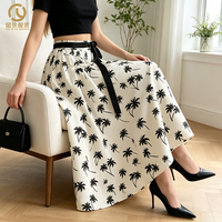 Jupe longue plissée évasée OEM personnalisée pour femme, taille haute élastique, imprimé floral blanc et noir, en polyester et mousseline, idéale pour l'été