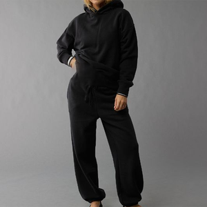 เสื้อฮู้ดดี้ผ้าฝ้ายคุณภาพสูงแบบกำหนดเองสำหรับผู้หญิง แฟชั่น m พร้อมโลโก้ด้านหน้า เสื้อฮู้ดดี้ดีไซเนอร์คุณภาพสูง ชุดเสื้อฮู้ดดี้และกางเกงขายาวคุณภาพสูง - Product Image 3