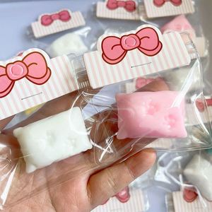 หมอนอิงรูปอุ้งเท้าแมวน่ารักแบบมินิ ของเล่นบีบคลายเครียด พกพาสะดวก ของขวัญสำหรับเด็กและผู้ใหญ่ - Product Image 3