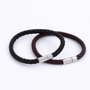 Bracelet en cuir tressé marron foncé avec fermeture magnétique en alliage de cuivre pour hommes et femmes, design simple et tendance, collection Printemps 2024, origine Yiwu - Product Image 3