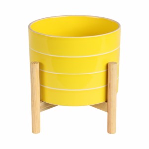 Vaso in Ceramica a Righe con Supporto in Legno, Colore Giallo, per Arredamento Casa, Fioriera per Interni ed Esterni - Product Image 1