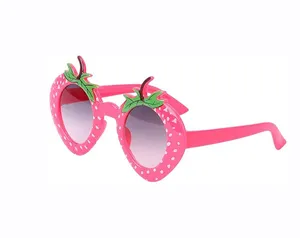 Клубничные очки маскарадные нарядные очки аксессуары модные Забавные игрушки креативные солнцезащитные очки