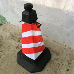 Cônes de signalisation haute visibilité avec base carrée pour la sécurité routière - Product Image 5