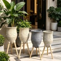 Jardinière surélevée moderne en fibre de verre avec pieds, motif géométrique en relief, pour patio, jardin, balcon