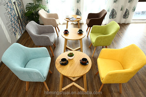 Pháp trang trí giọng ghế hiện đại màu hồng ghế gỗ bọc đệm dày phòng khách Ghế sofa đơn với chân gỗ - Product Image 3