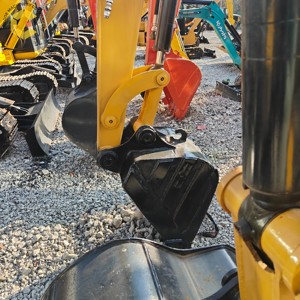 Excavadora Caterpillar 305C CR de 36.7kW para Ingeniería Municipal y Colocación de Tuberías - Product Image 3