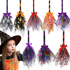 <span class=keywords><strong>Escoba</strong></span> de bruja desmontable con luces LED Decoraciones para fiestas de Halloween <span class=keywords><strong>Escoba</strong></span> de bruja voladora con tela de malla brillante - Product Image 1