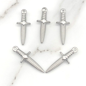 Đẹp Trai Bayonet Dagger Phong Cách Siêu Dao Kiếm Tùy Chỉnh Thiết Kế Kéo Mặt Dây Cá Nhân Charm Pendant Đối Với Trang Sức Làm - Product Image 2
