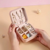 Boîte à bijoux portable avec logo personnalisé, fermeture éclair, collier, boucles d'oreilles, bague, bracelet, jonc, organiseur de voyage en cuir PU, étui cadeau