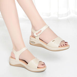 <span class=keywords><strong>รองเท้า</strong></span><span class=keywords><strong>แตะ</strong></span>รัดส้นแบบสวมสำ<span class=keywords><strong>ห</strong></span><span class=keywords><strong>รับ</strong></span><span class=keywords><strong>ผู้</strong></span><span class=keywords><strong>ห</strong></span>ญิงวัยกลางคนและผู้<span class=keywords><strong>สูงอายุ</strong></span> รุ่นใหม่ประจำฤดูร้อนปี 2025 สวมใส่สบาย น้ำหนักเบา พื้นนุ่ม แบบแบน - Product Image 3