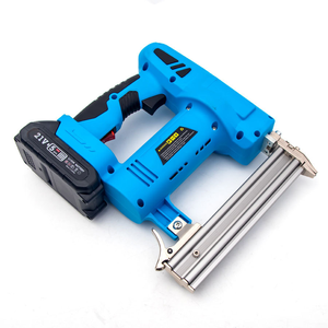 Pistolet à clous et agrafes 2-en-1 avec poignée <span class=keywords><strong>ergonomique</strong></span> et batterie 1,5 Ah pour la menuiserie et les équipes de bricoleurs - Product Image 2